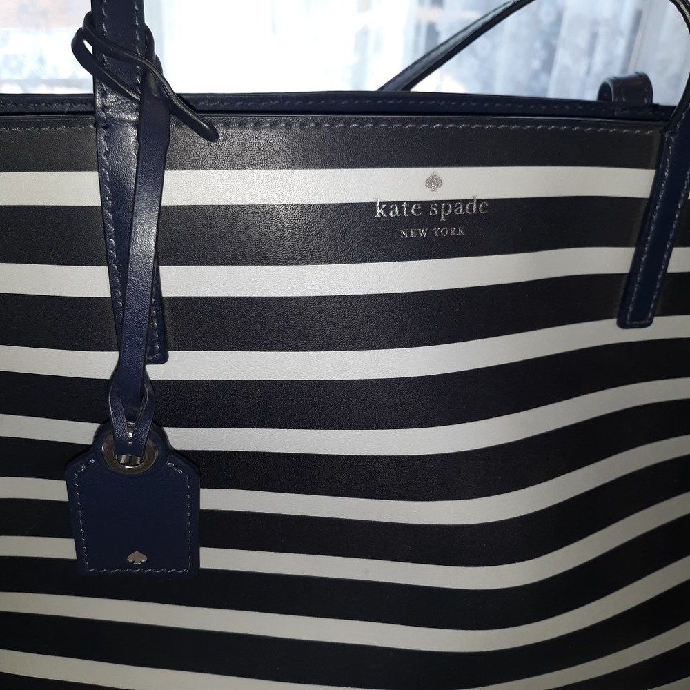 Kate Spade New York Janie medIum blue & white striped leather tote with charm - Picture 5 of 10